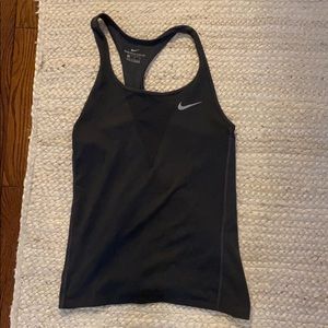 Nike workout top size medium